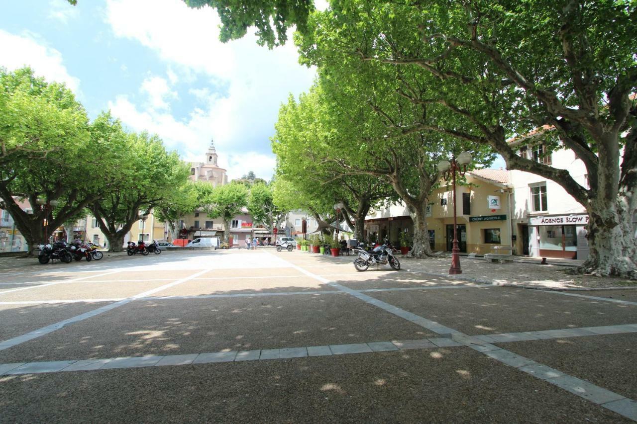 "La Place Du Village" 贝端 外观 照片